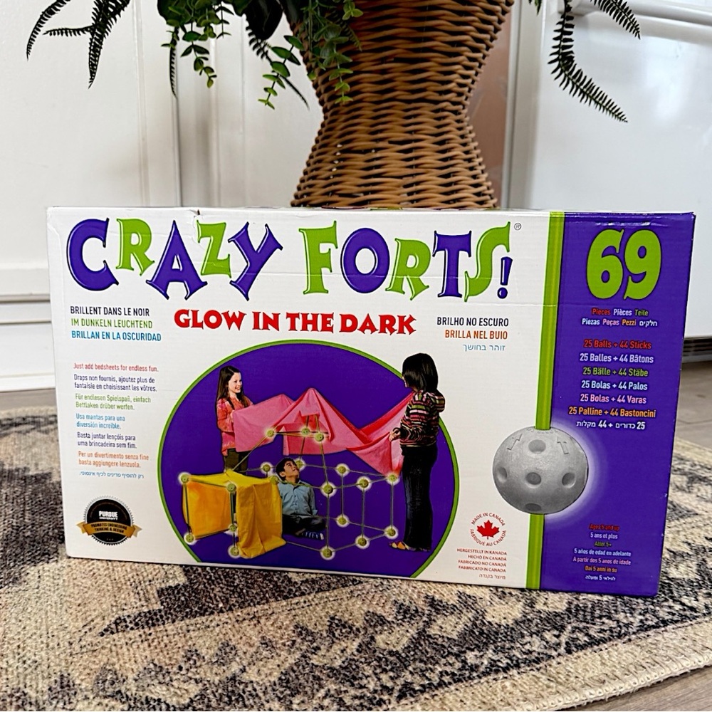 New Crazy Forts! Glow in the Dark building set NIB Glow in the Dark Fort STEM